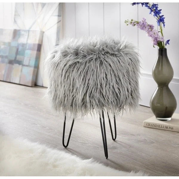 Tabouret d'appoint rond en fausse fourrure avec pieds épingle en métal