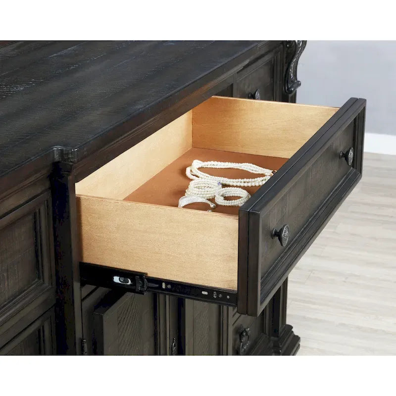 Lit, commode, miroir et deux tables de nuit en bois de noyer foncé vieilli