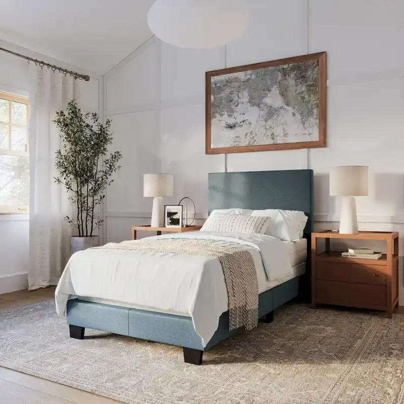 Lit moderne simple avec tête de lit rembourrée, sommier tapissier requis