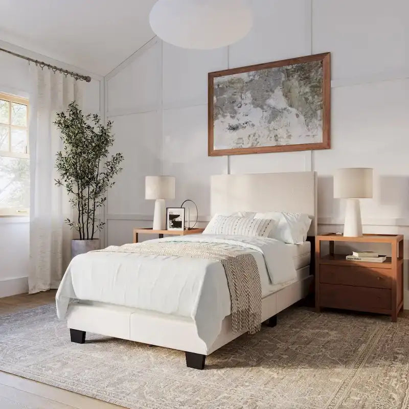 Lit moderne simple avec tête de lit rembourrée, sommier tapissier requis